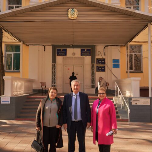 Городскую поликлинику ветеранов Великой Отечественной войны посетили председатель Центрального районного филиала партии «Аманат» Ордабаева Найля Алтынбековна и депутат Алматинского городского маслихата Бакарасова Елена Евгеньевна.