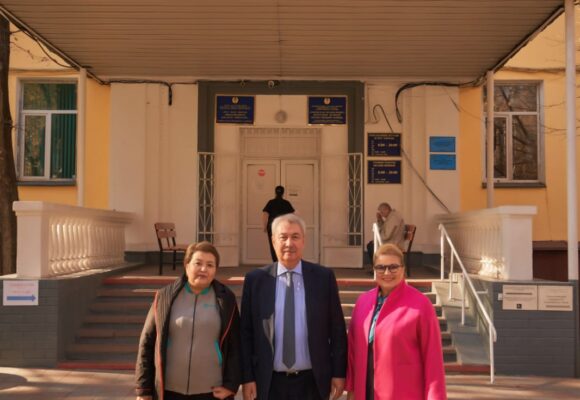 Городскую поликлинику ветеранов Великой Отечественной войны посетили председатель Центрального районного филиала партии «Аманат» Ордабаева Найля Алтынбековна и депутат Алматинского городского маслихата Бакарасова Елена Евгеньевна. Городскую поликлинику ветеранов Великой Отечественной войны посетили председатель Центрального районного филиала партии «Аманат» Ордабаева Найля Алтынбековна и депутат Алматинского городского маслихата Бакарасова Елена Евгеньевна.